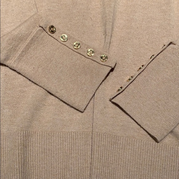 Sweater - Picture 4 of 4